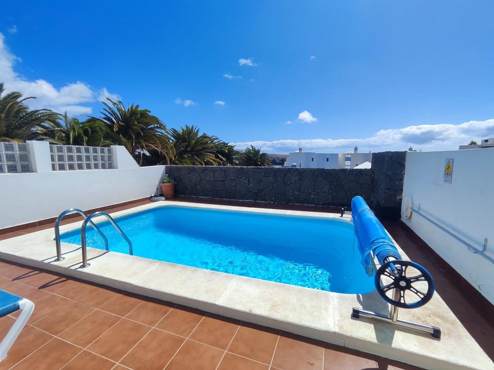 Balcony/Terrace, Balcony/Terrace, Swimming pool