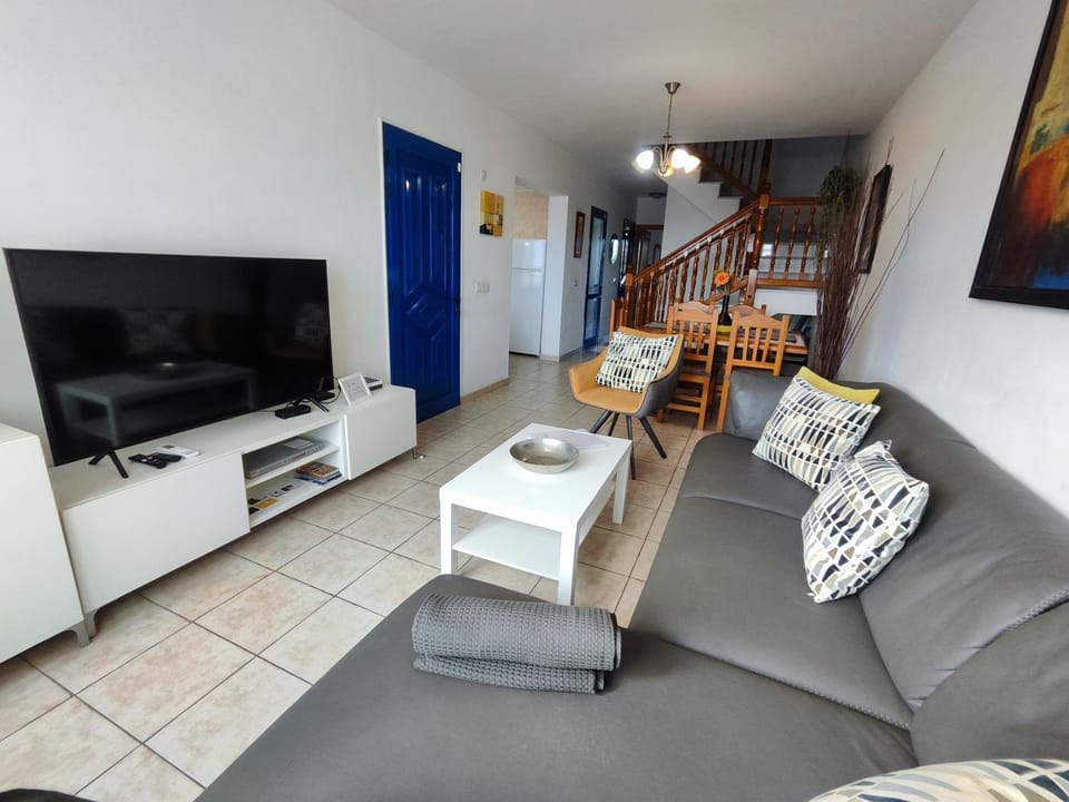 Communal lounge/ TV room, Living room, Dining area
