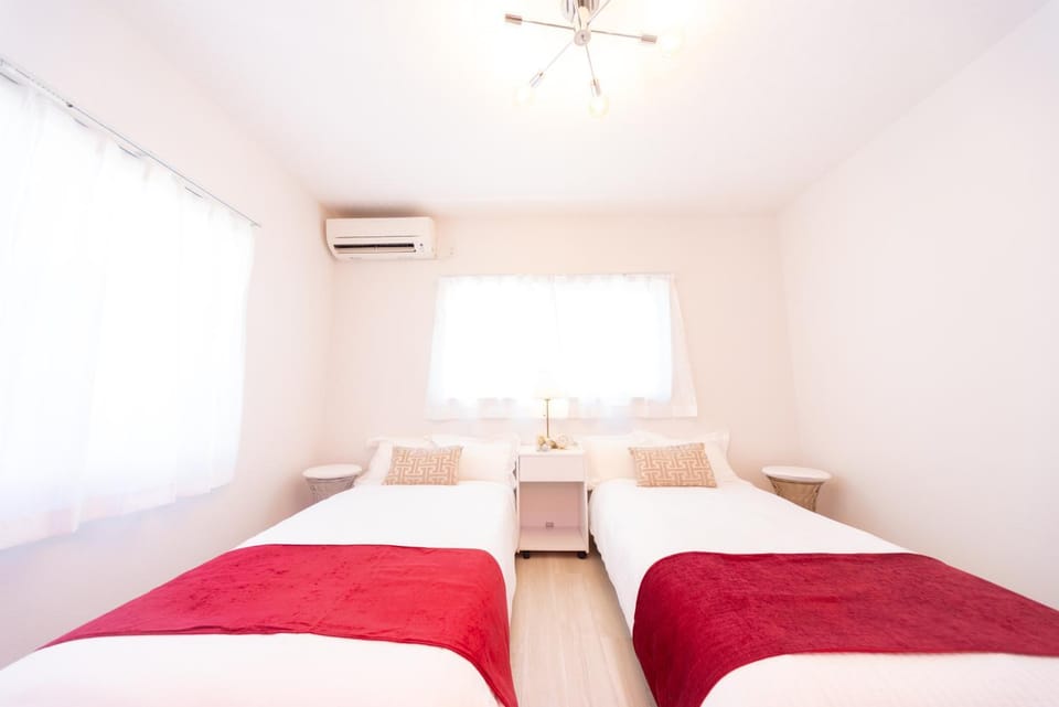 Bed, air conditioner