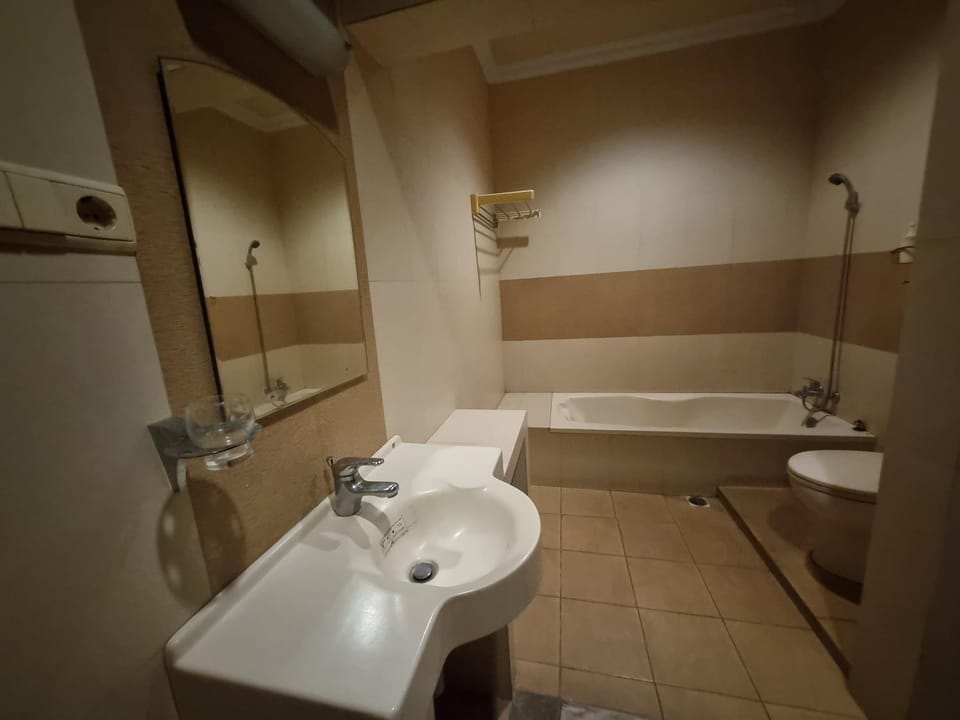 Bathroom, Bath