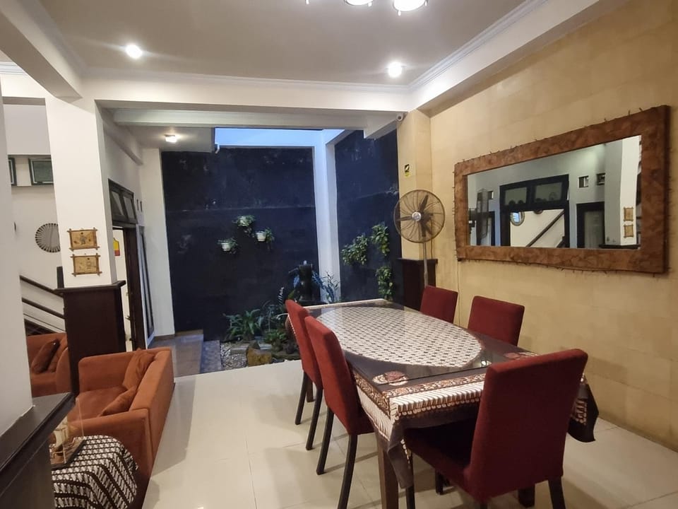 Garden, Dining area, Garden view