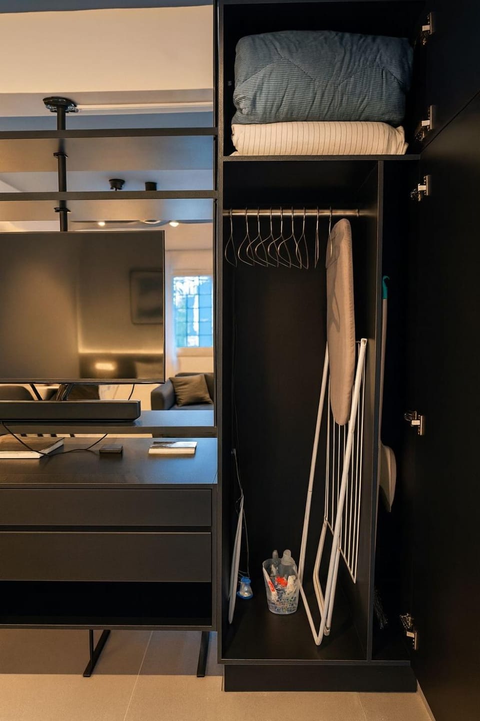 towels, wardrobe