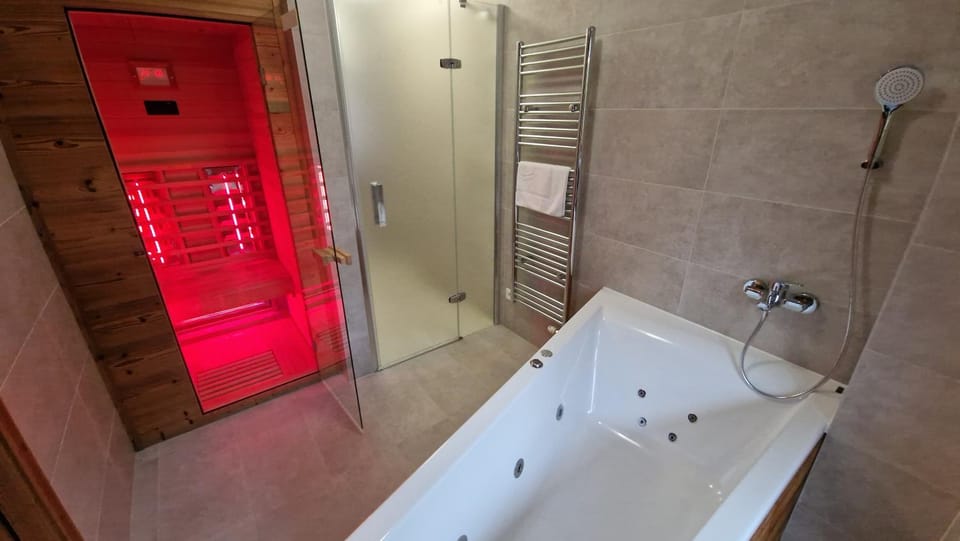 Sauna, Bathroom, Spa and wellness centre/facilities, Bath