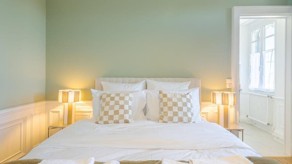 Bed, Bedroom