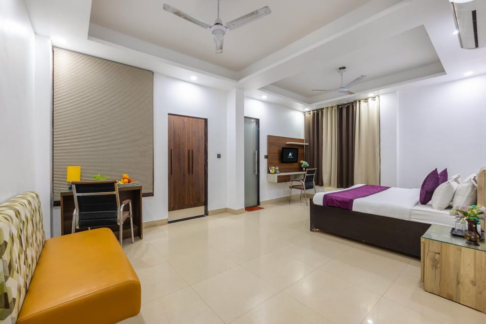 TV and multimedia, Photo of the whole room, Seating area, air conditioner