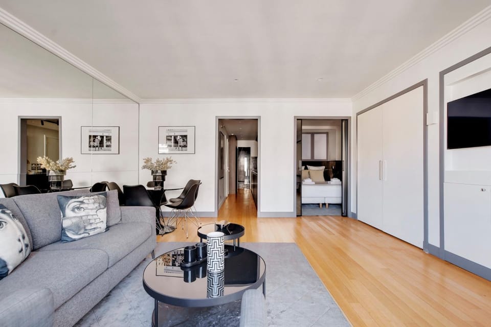 Communal lounge/ TV room, TV and multimedia, Living room, Seating area