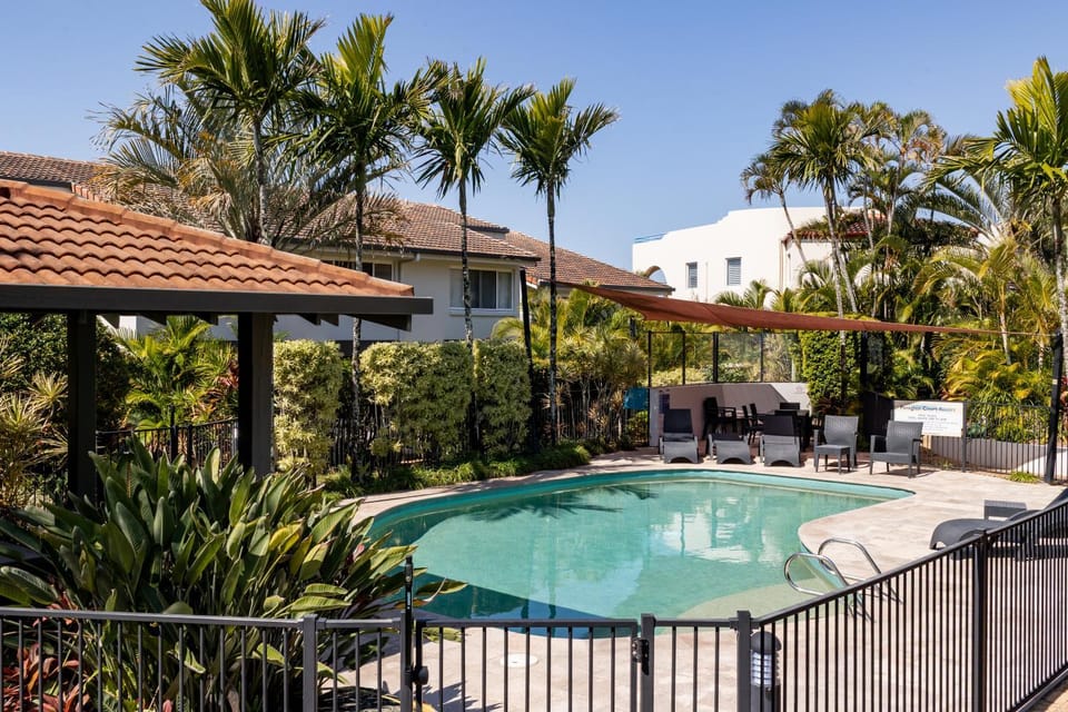 Villa Palmera by Balmy Breaks - 100m to Beach Apartment in Peregian Beach