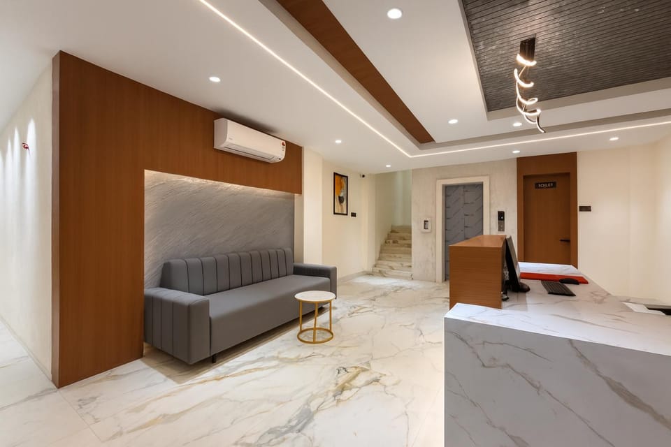 Hotel Rajshree Suites - 1 KMs from Shri Mahakaleshwar Temple Hotel in India