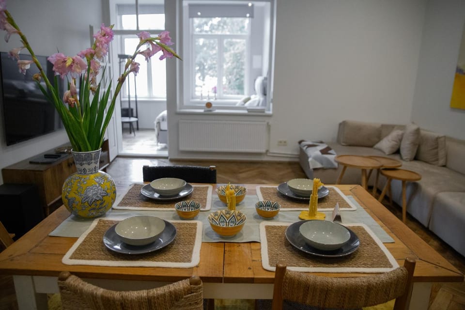 Living room, Seating area, Dining area