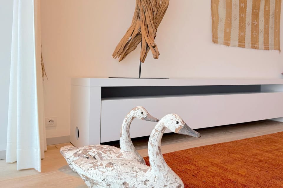 Photo of the whole room, Decorative detail