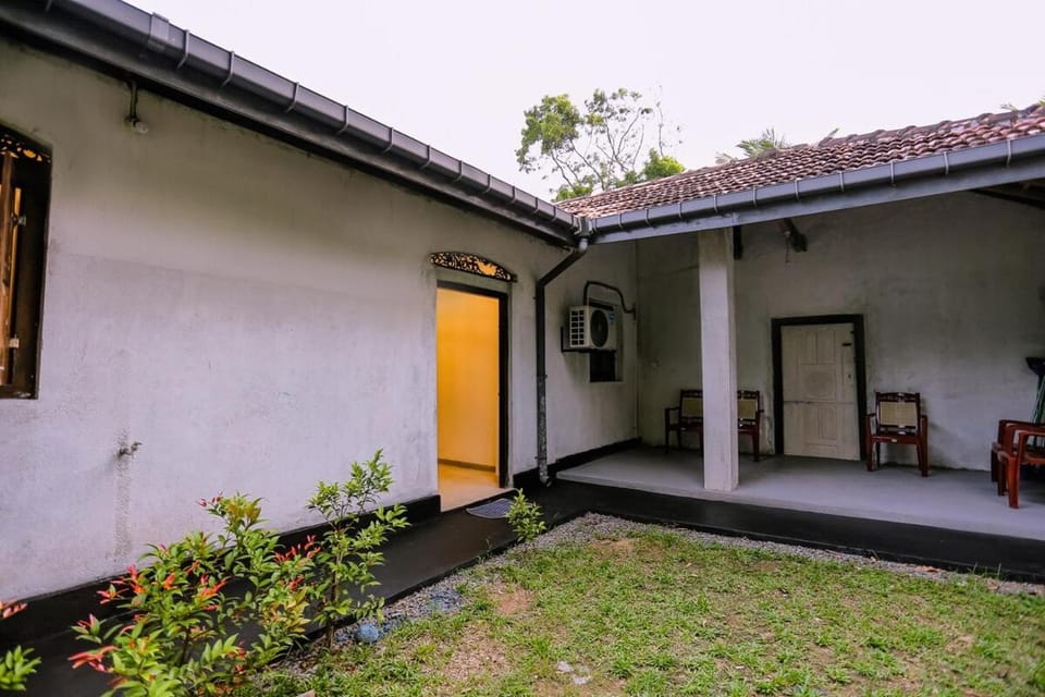 Property building, Day, Garden, View (from property/room), View (from property/room), Garden view