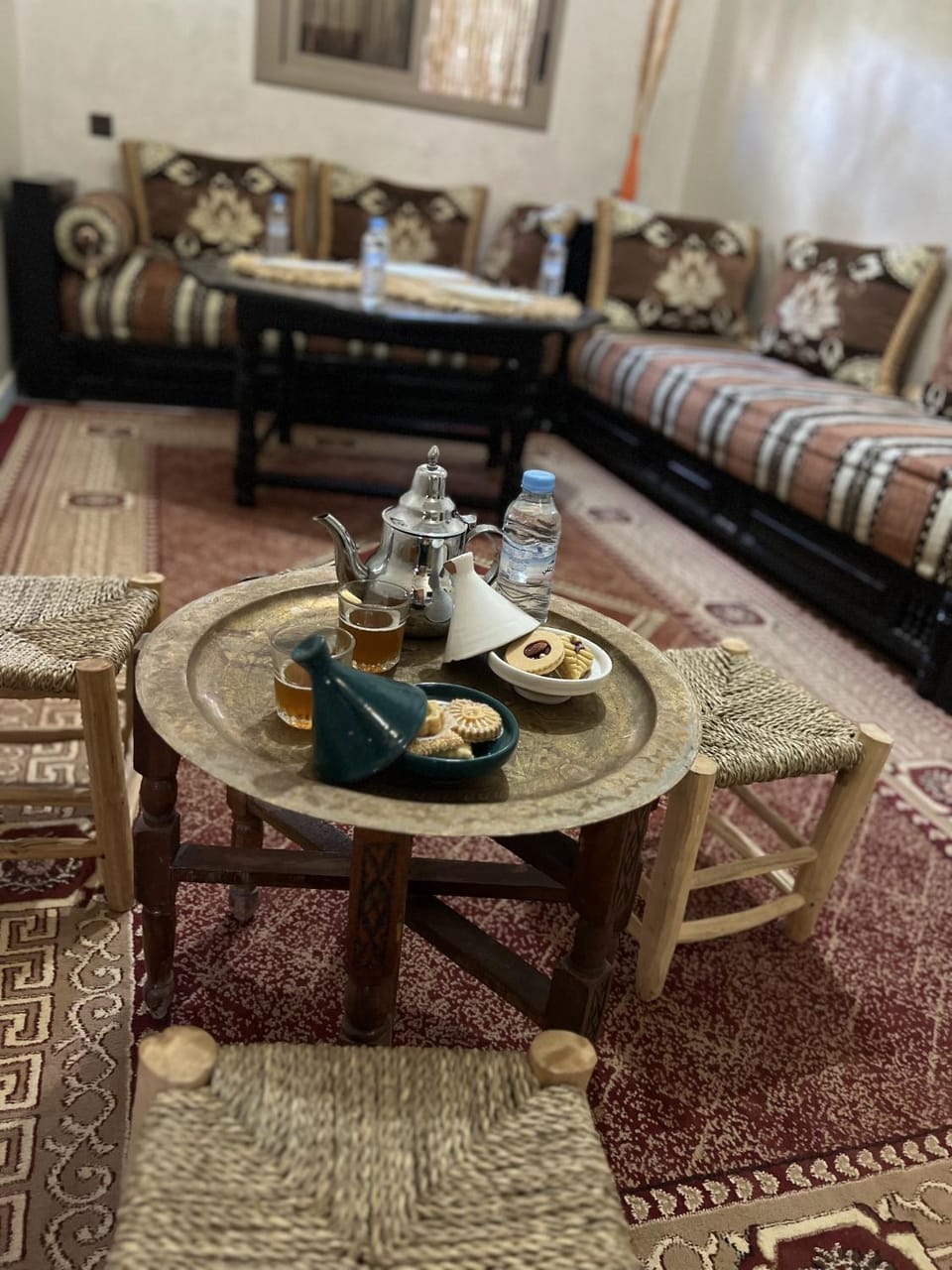 Bed, Living room, Seating area, Dining area, Bedroom