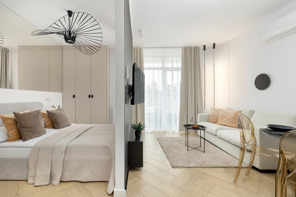 Bed, Living room, Photo of the whole room, Seating area, wardrobe