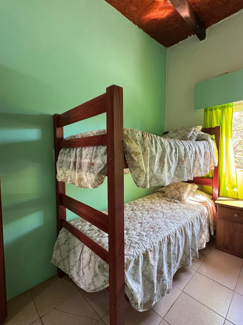 Bed, Photo of the whole room, Bedroom, bunk bed