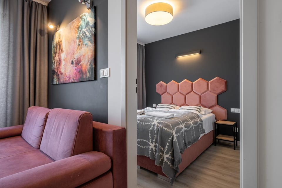 Bed, Living room, Photo of the whole room, Seating area, Bedroom