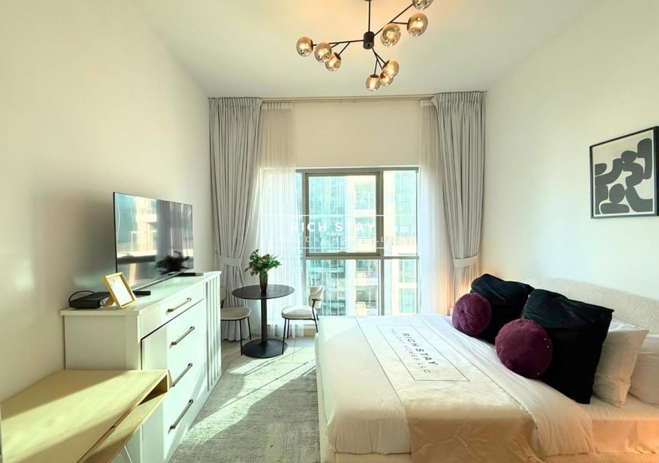 TV and multimedia, Photo of the whole room, Bedroom