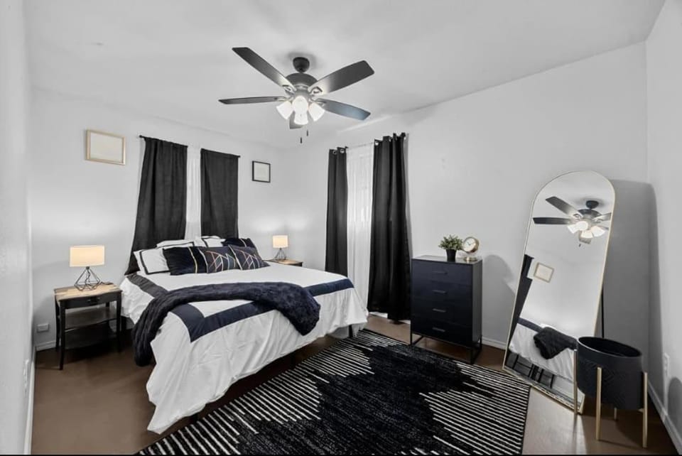 Stunning Lake Travis Retreat in Austin House in Lake Travis