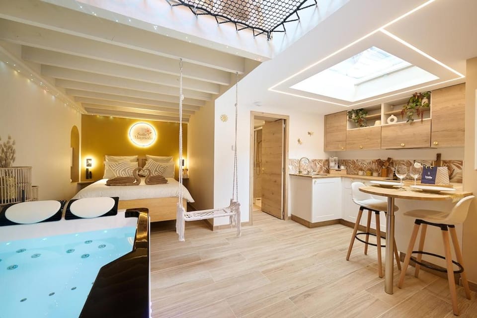Suite Magnolia Apartment in Normandy