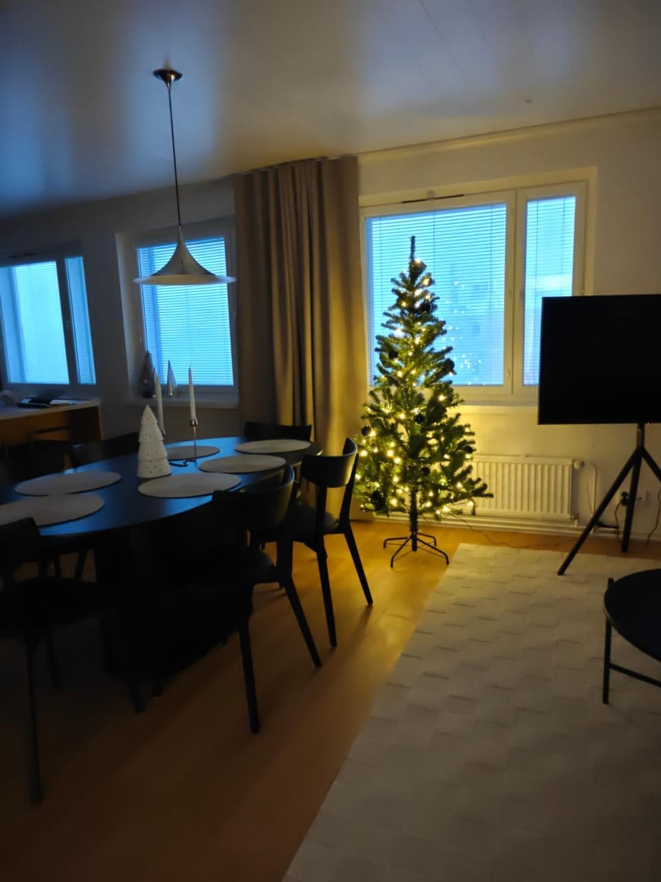 Seating area, Dining area