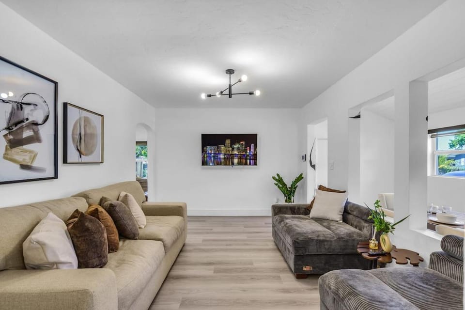 Luxury Miami Home Next to Wynwood & Design District Villa in Miami