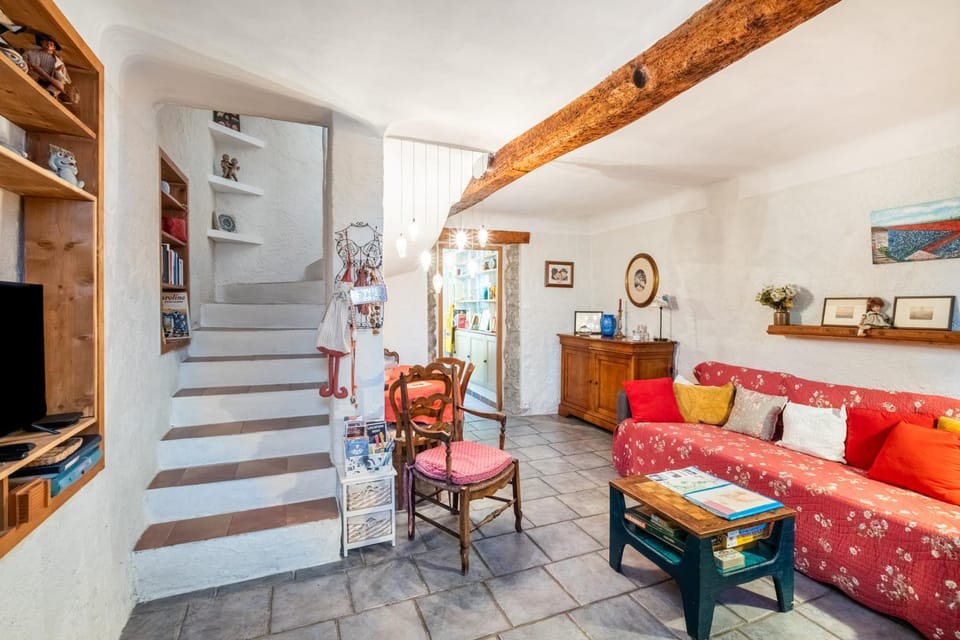 Property building, Living room
