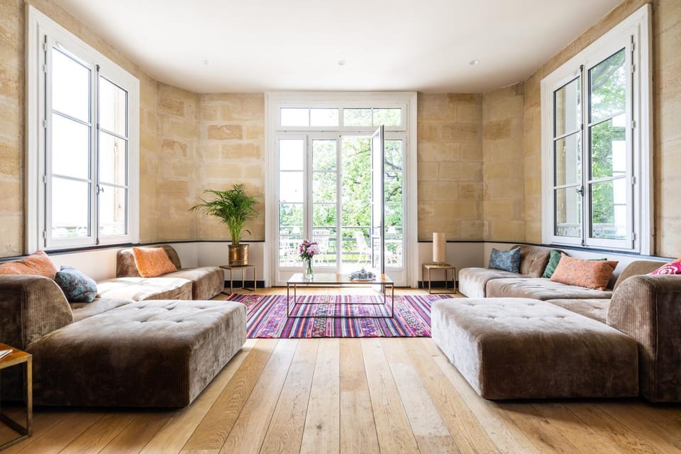 Living room, Seating area