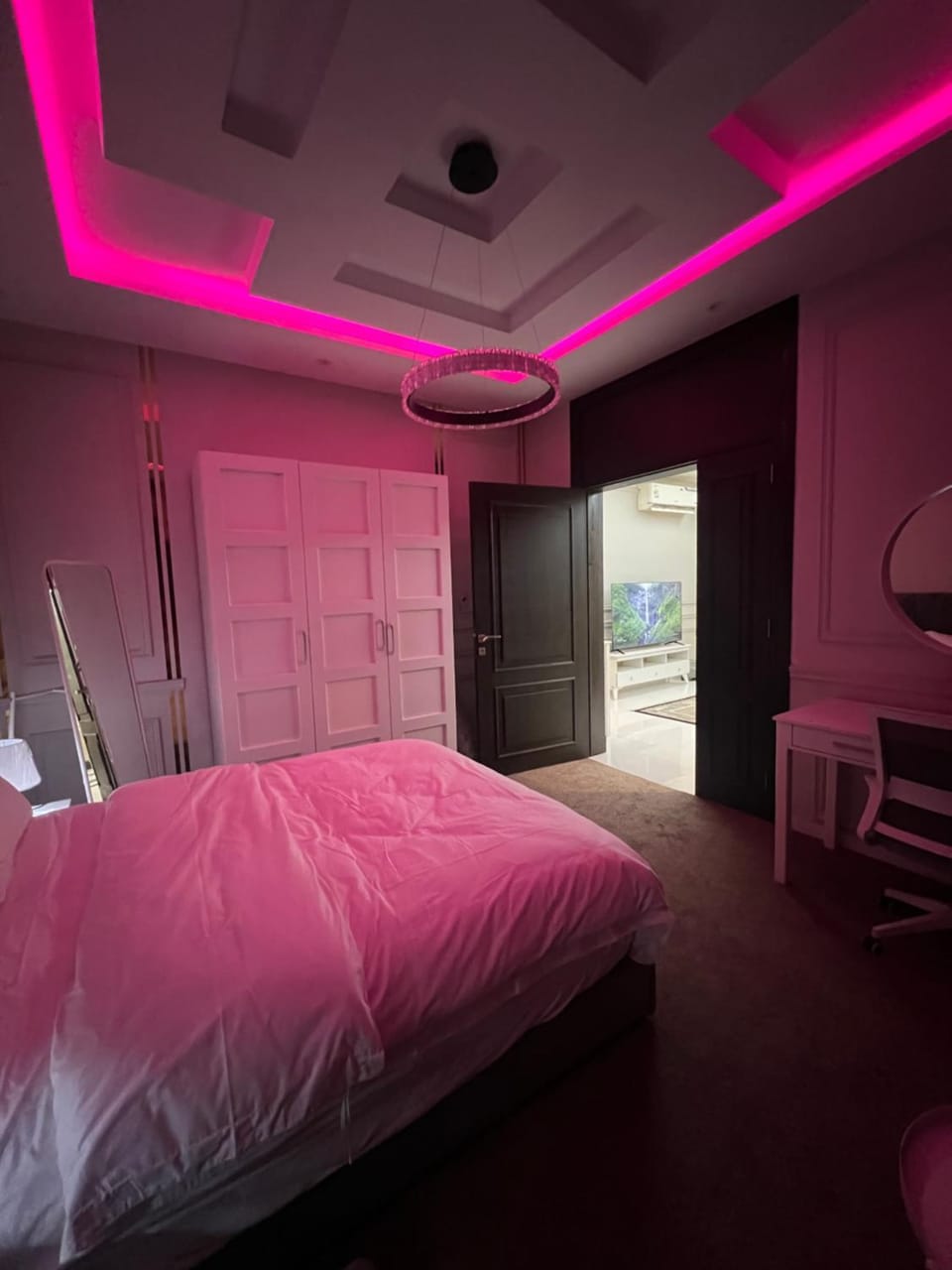 Photo of the whole room