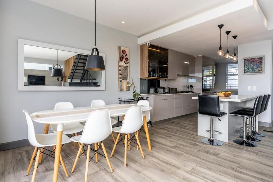 Modern Home in Blackheath Road, Sea Point House in Sea Point