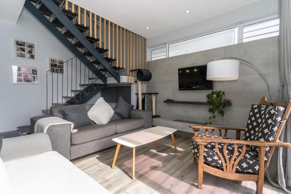 Modern Home in Blackheath Road, Sea Point House in Sea Point