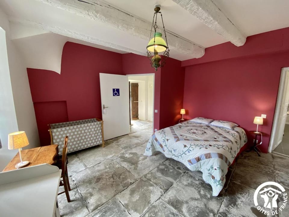 Les chambres du domaine de russol Bed and Breakfast in Occitanie