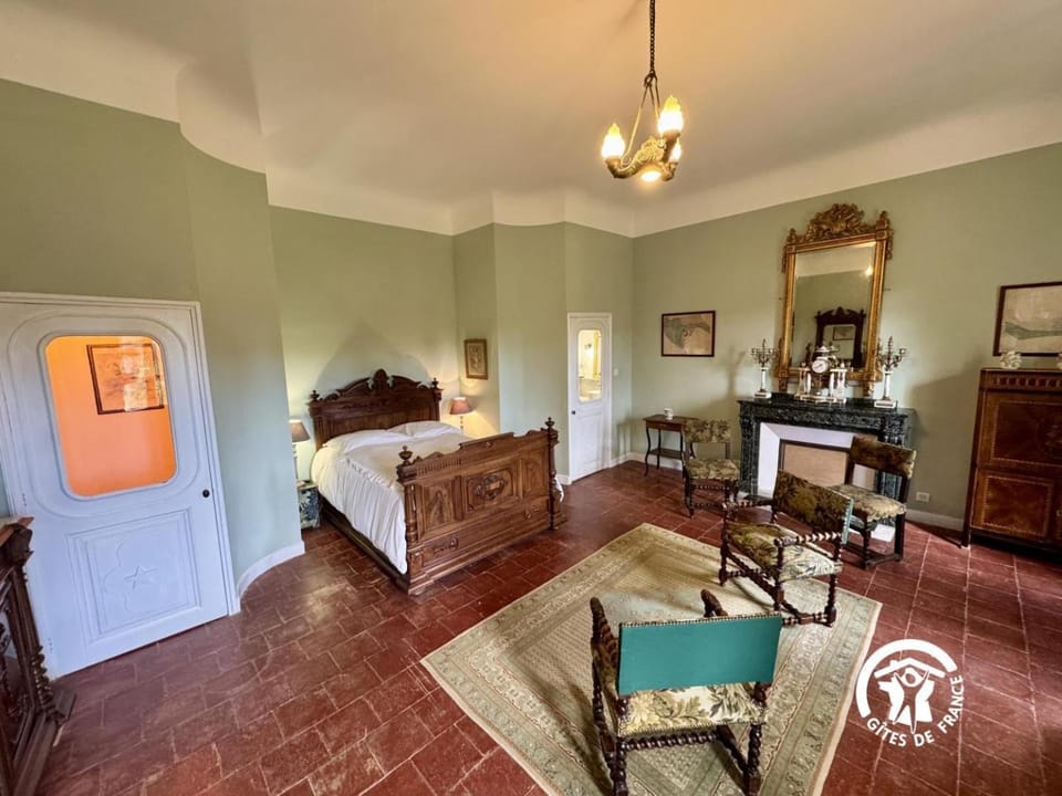 Les chambres du domaine de russol Bed and Breakfast in Occitanie