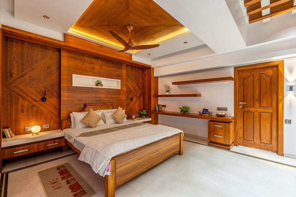 Photo of the whole room, Bedroom