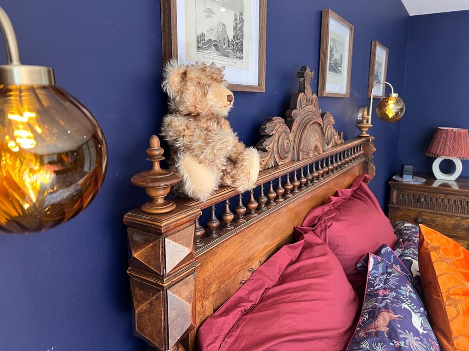 Williams Cottage A High end little home with antique style Apartment in Wales
