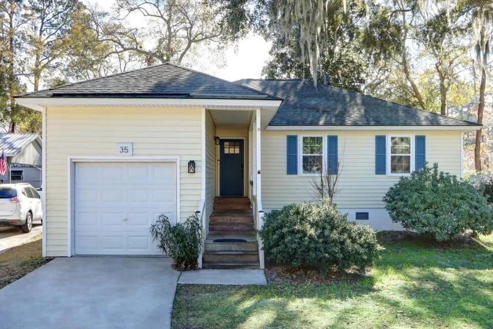 Island Getaway 10 mins to Downtown Savannah and Tybee House in Wilmington Island