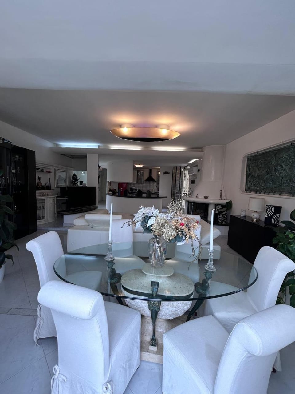 Living room, Dining area