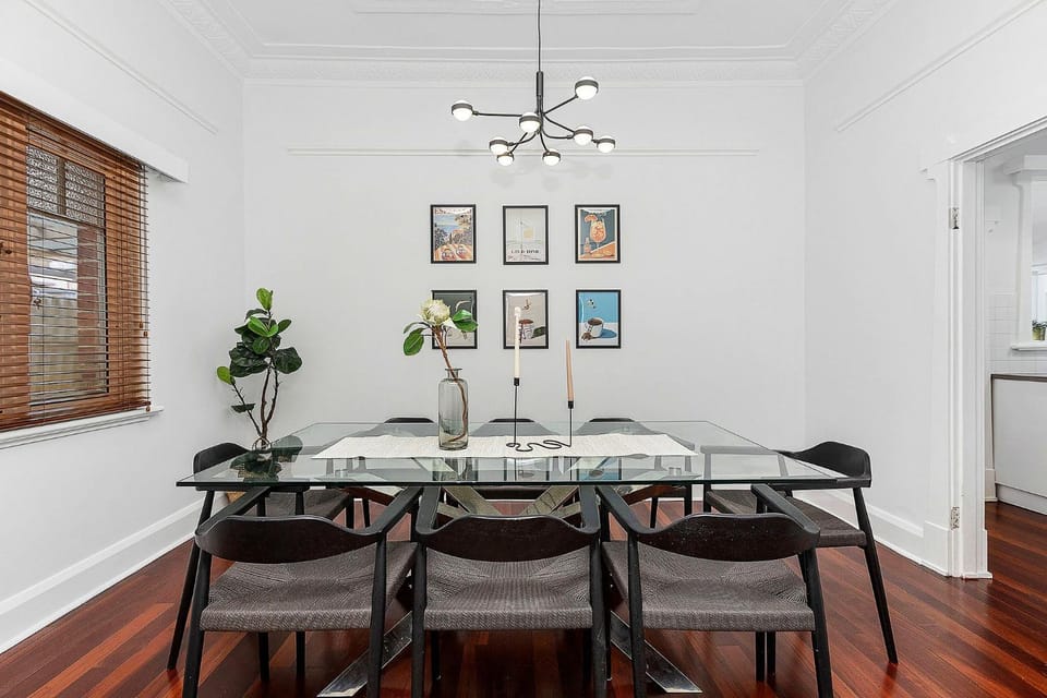 Decorative detail, Dining area