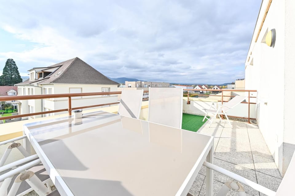 Day, View (from property/room), Balcony/Terrace, Dining area