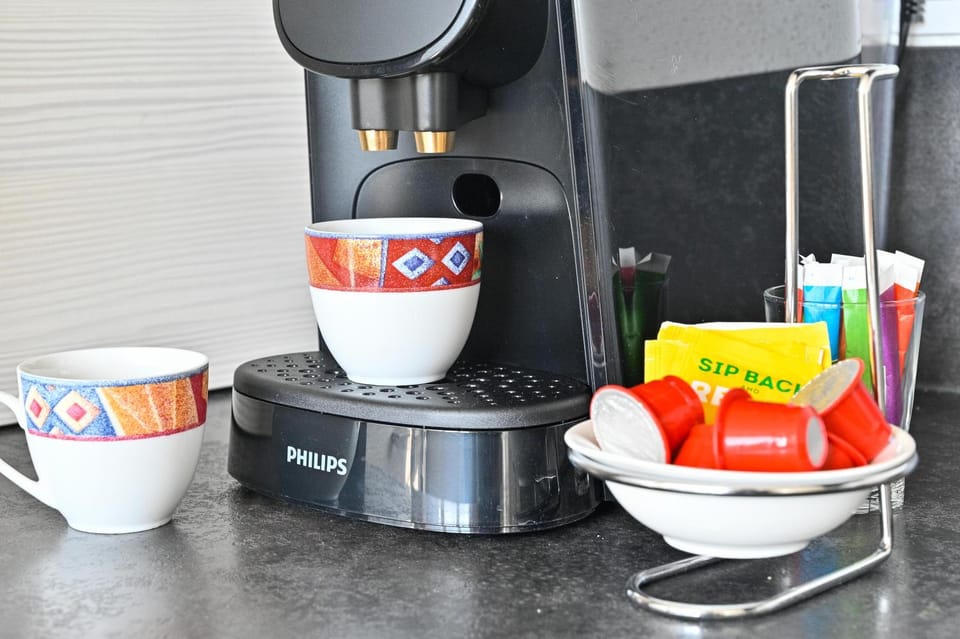 Coffee/tea facilities, Kitchen or kitchenette, Food and drinks, Food