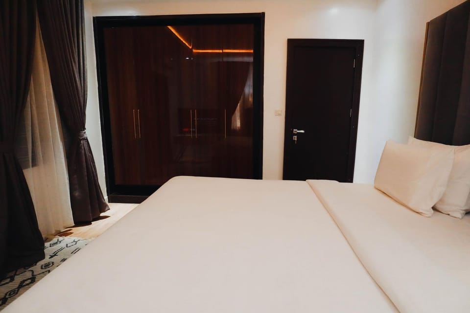 Bed, wardrobe