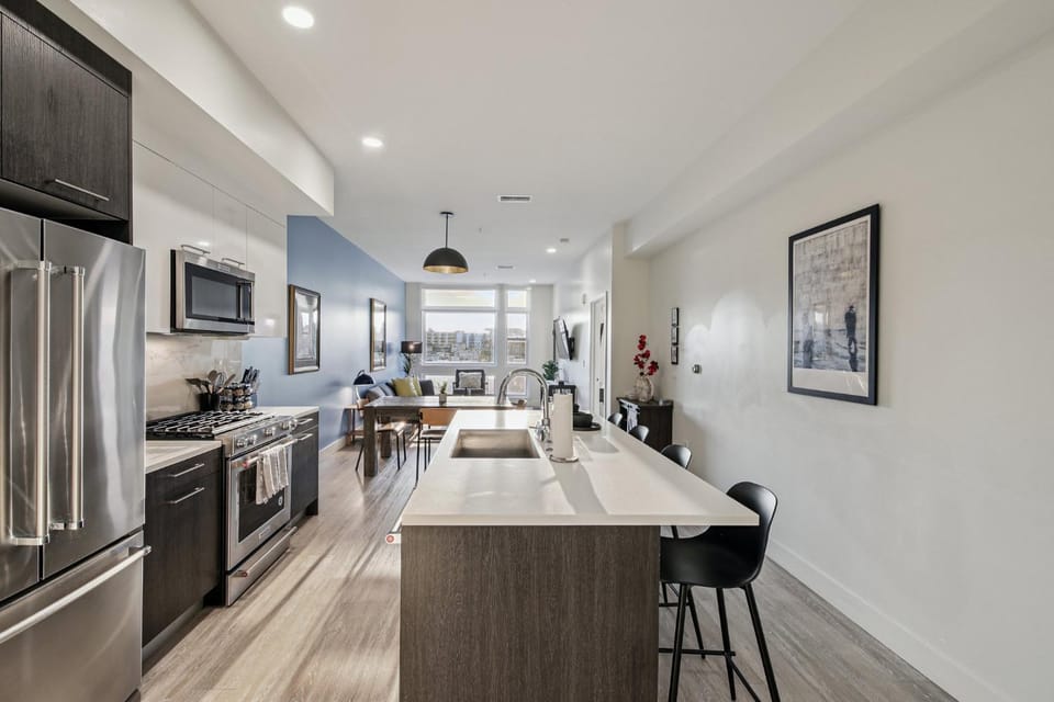 Kitchen or kitchenette, Seating area, Dining area, dishwasher, oven, stove