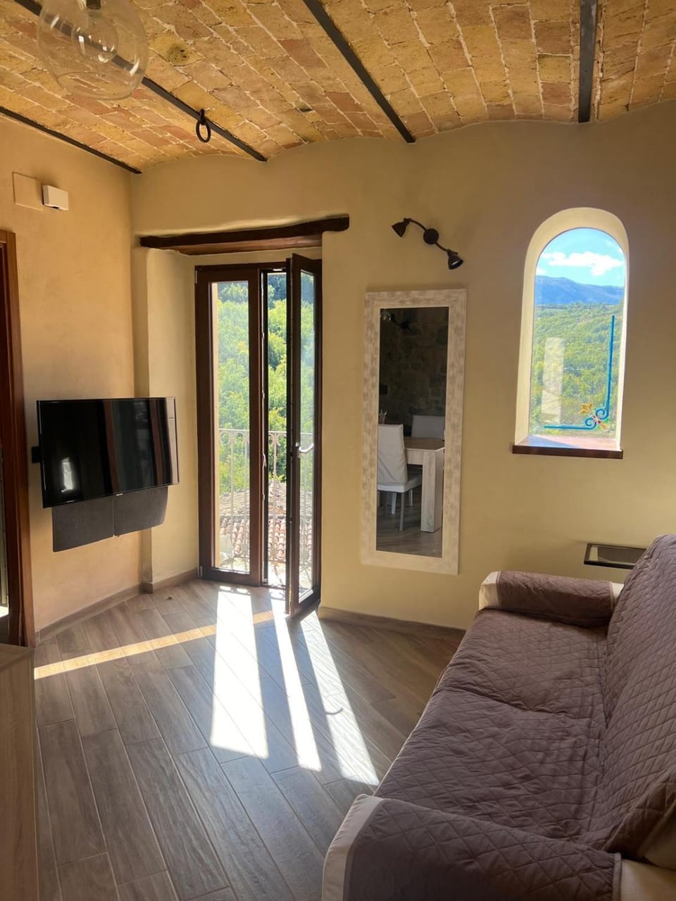 TV and multimedia, Living room, Seating area