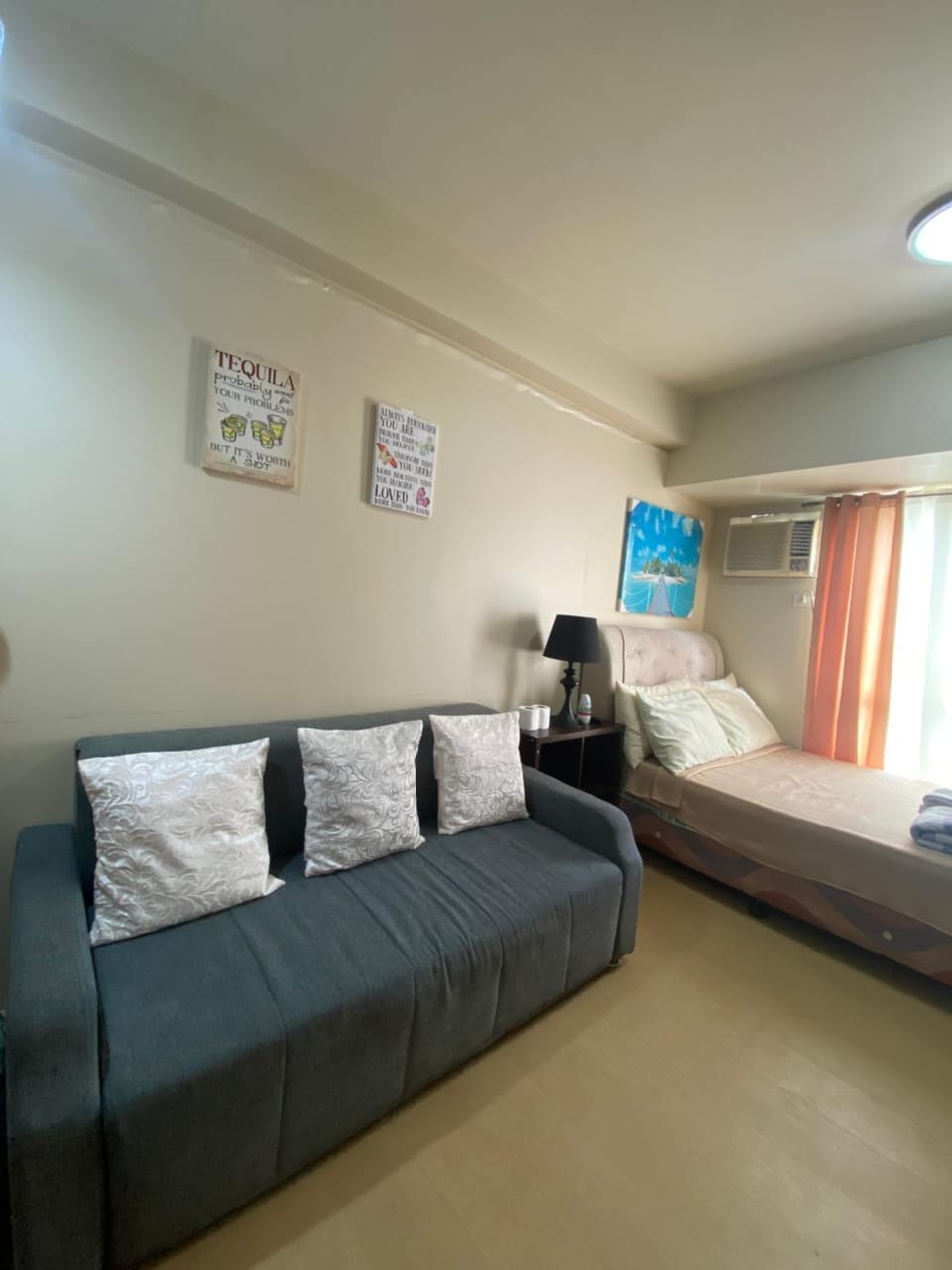 Bed, Living room, Seating area