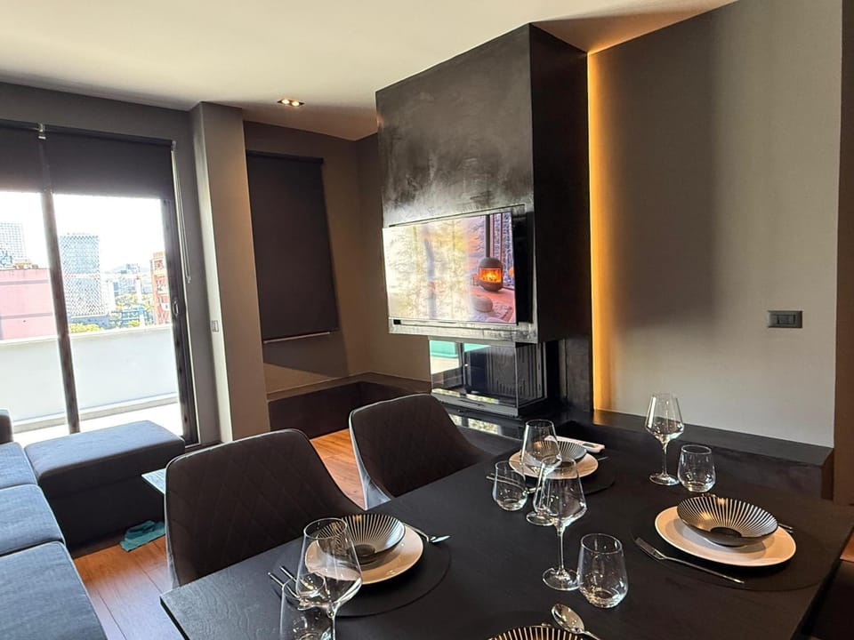 View (from property/room), View (from property/room), Balcony/Terrace, Balcony/Terrace, Living room, Dining area, City view, City view, Dinner, Dinner, fireplace, fireplace