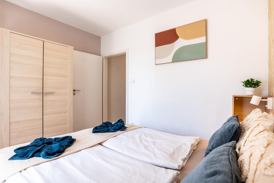 Bed, Bedroom, wardrobe