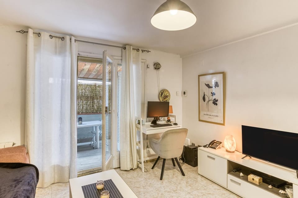 Property building, Living room