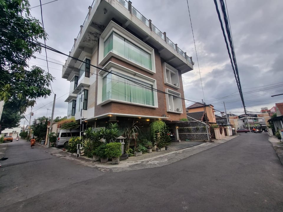 Property building, Street view