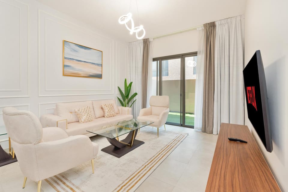 Living room, Seating area, Evening entertainment