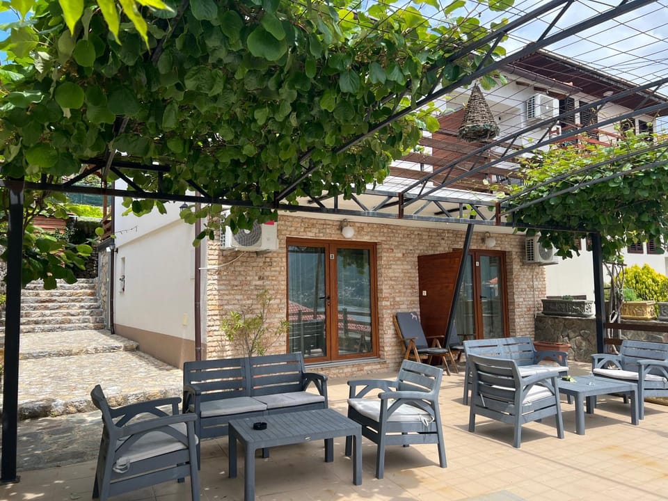 Property building, Patio, Day, Garden, Living room, Garden view