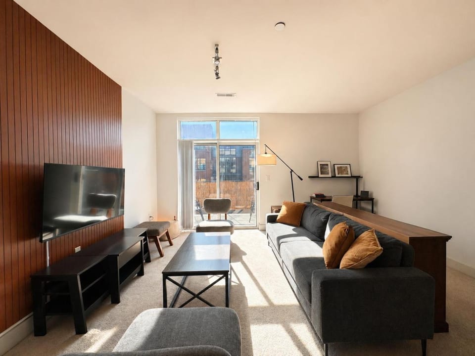 Spacious Third Ward Apt Near Summerfest with Balcony - Sleeps 4 Apartment in Milwaukee