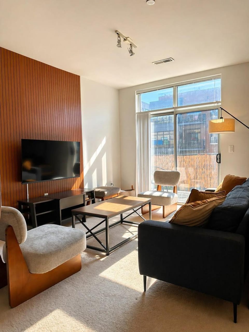 Spacious Third Ward Apt Near Summerfest with Balcony - Sleeps 4 Apartment in Milwaukee